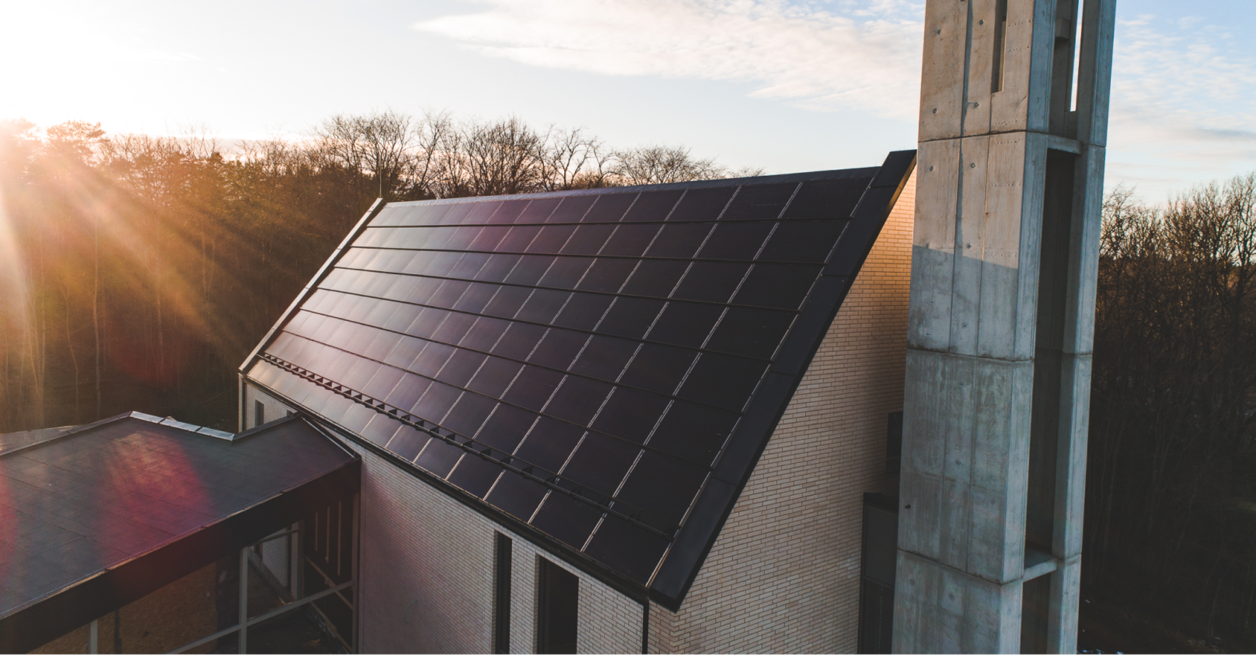 World’s 1st Truly Full Solar Roof Made Out of Standard PV Modules ...